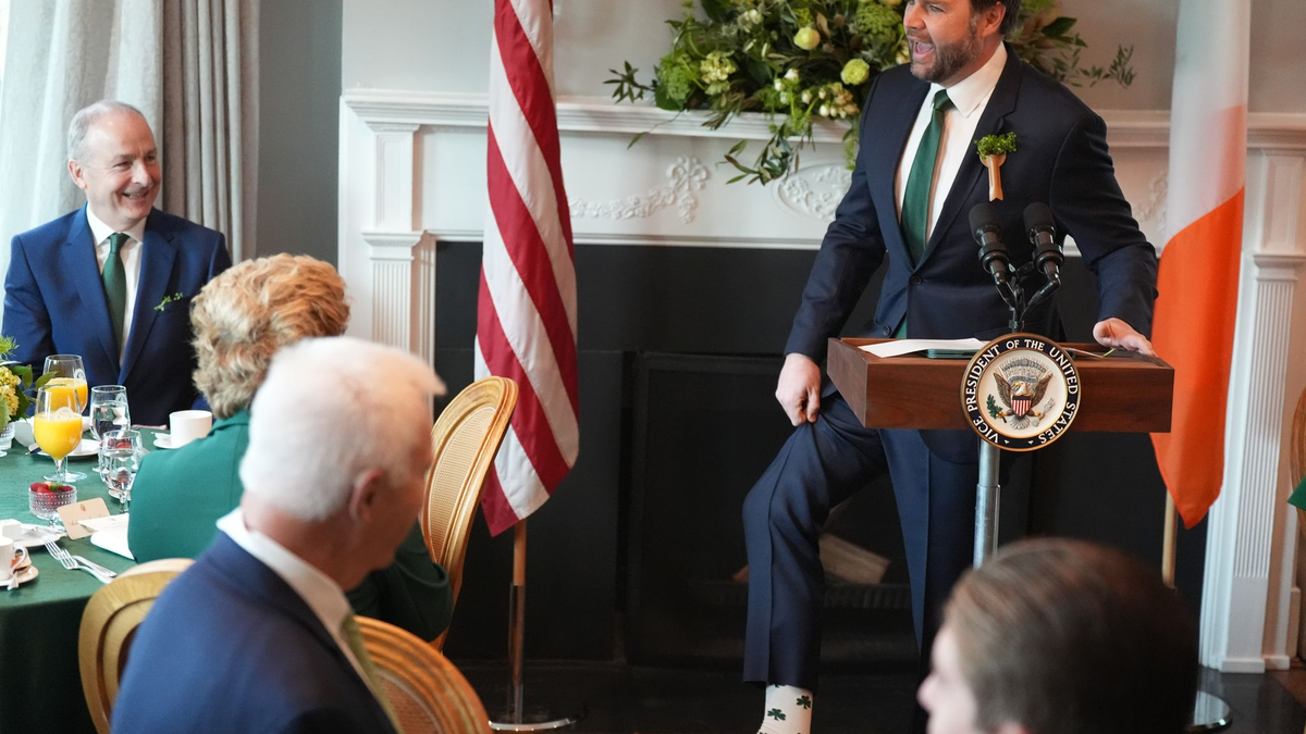 Socken für Irland - Foto: Niall Carson/PA Wire/dpa