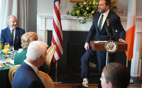 Socken für Irland - Foto: Niall Carson/PA Wire/dpa