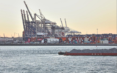 Industrieanlagen (Archiv) - Foto: über dts Nachrichtenagentur