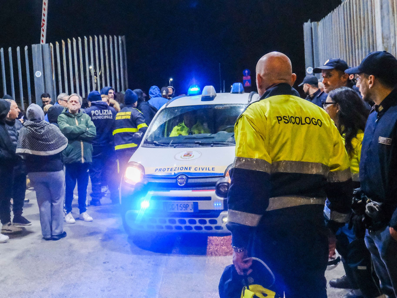 Aus Sicherheitsgründen müssen die Schulen in dem Gebiet geschlossen bleiben. - Foto: Antonio Balasco/LPS via ZUMA Press Wire/dpa