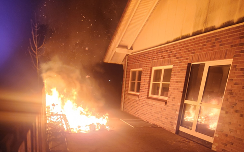 POL-IZ: 250313.1 Meldorf: Brand auf Schulgelände - Polizei sucht Zeugen - Foto: presseportal.de