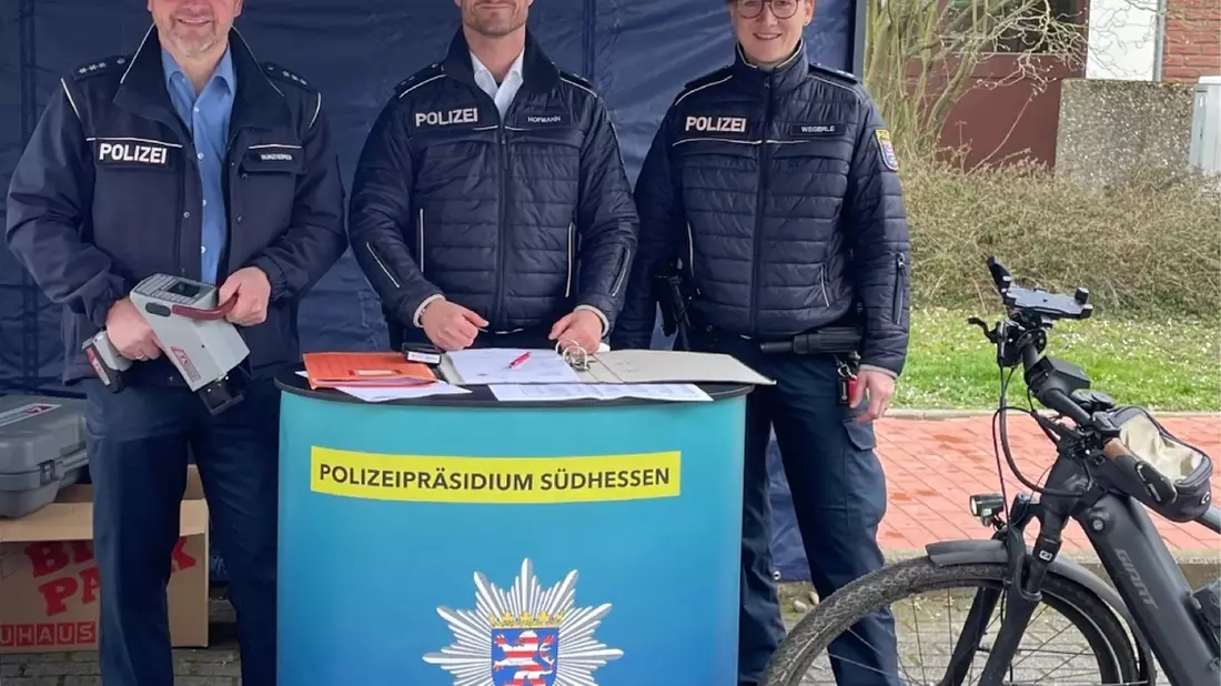POL-DA: Bensheim: 40 Fahrräder am Tag der Polizei codiert - Bild: presseportal.de