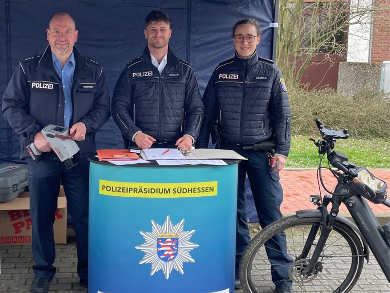 POL-DA: Bensheim: 40 Fahrräder am Tag der Polizei codiert - Foto: presseportal.de