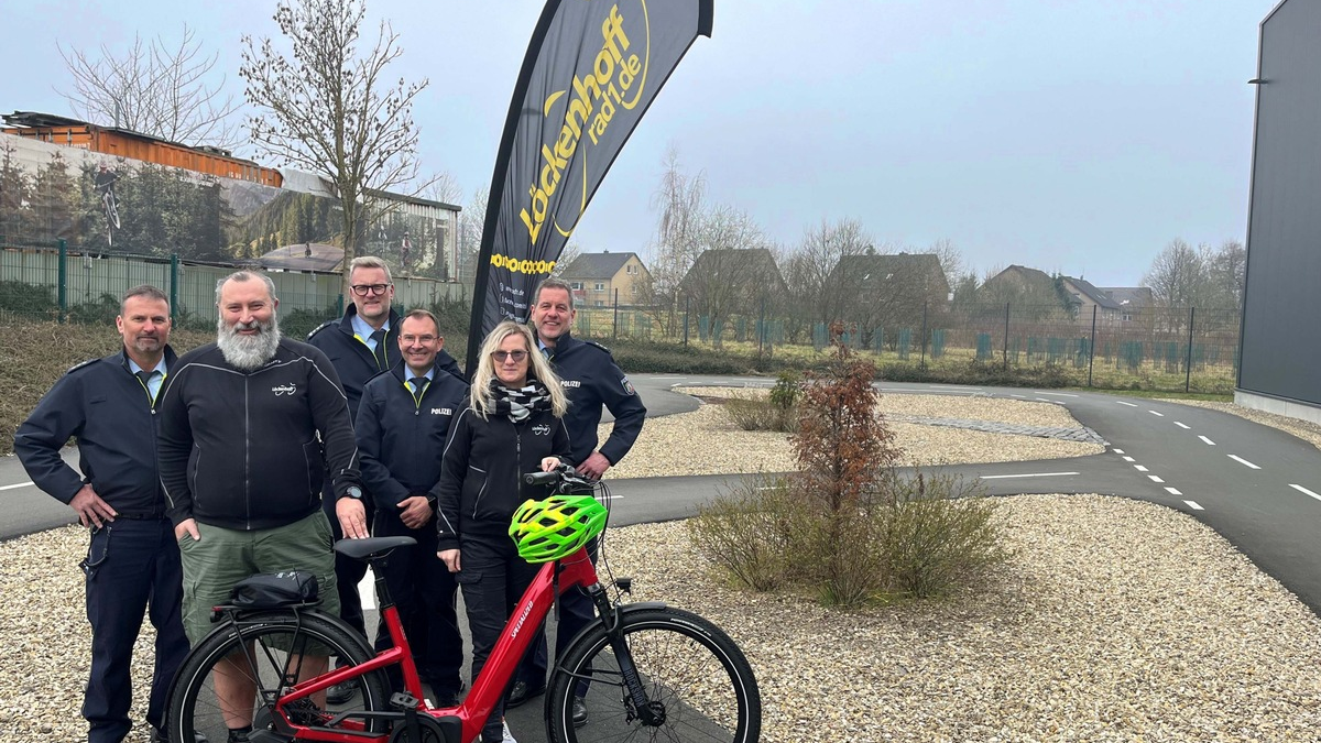 POL-PB: #LEBEN - Polizei startet Kooperation für mehr Sicherheit von Pedelec-Fahrenden im Straßenverkehr - Anmeldungen für Personen ab 65 Jahren ab sofort möglich - Foto: presseportal.de