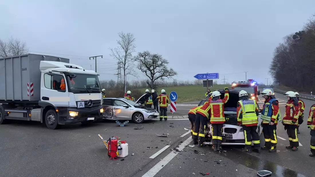 FW Stockach: Verkehrsunfall mit mehreren beteiligten Fahrzeugen - Bild: presseportal.de