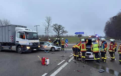 FW Stockach: Verkehrsunfall mit mehreren beteiligten Fahrzeugen - Foto: presseportal.de
