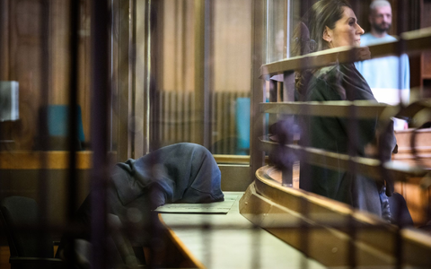 Der Mordprozess gegen eine 37-Jährigen beginnt nach dem grausamen Tod der Partnerin und gemeinsamen Töchtern.  - Foto: Bernd von Jutrczenka/dpa