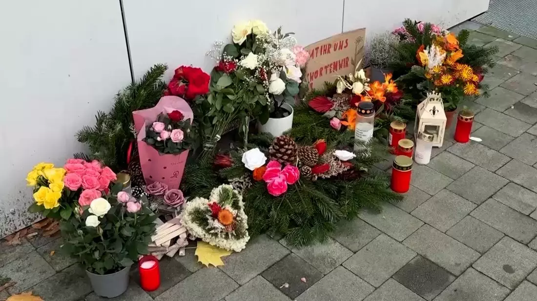 Nach der Tötung einer Mutter und ihrer Töchter in Berlin-Marzahn steht der Partner und Vater in Berlin vor Gericht. (Archivbild)  - Bild: Marco Porzig/dpa