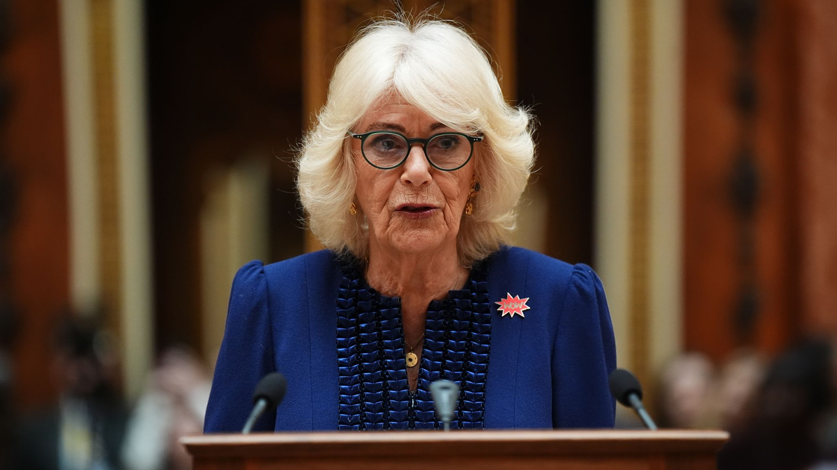 Königin Camilla engagiert sich seit Längerem für Frauen, die häusliche oder sexualisierte Gewalt erlebt haben.  - Foto: Aaron Chown/PA Wire/dpa