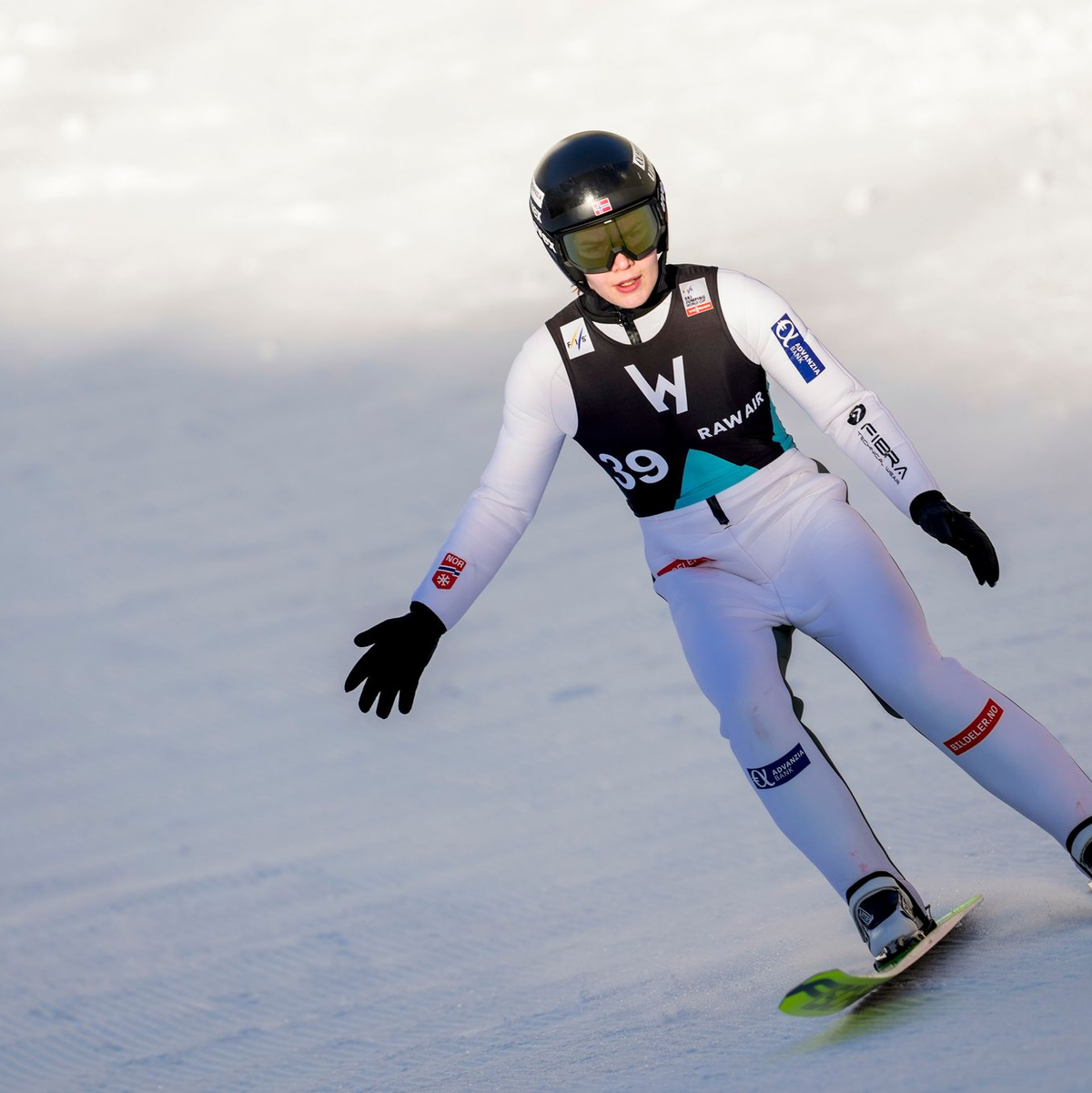 Springt weiter exzellent: Anna Odine Ström. - Foto: Terje Bendiksby/NTB/dpa