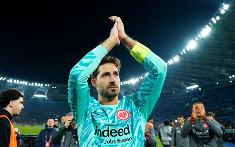 Eintracht Frankfurt muss wie gegen Ajax Amsterdam auch im Bundesligaduell mit dem VfL Bochum auf Torwart Kevin Trapp verzichten. - Foto: Giuseppe Maffia/dpa Eintracht Frankfurt muss wie gegen Ajax Amsterdam auch im Bundesligaduell mit dem VfL Bochum auf Torwart Kevin Trapp verzichten. - Foto: Giuseppe Maffia/dpa