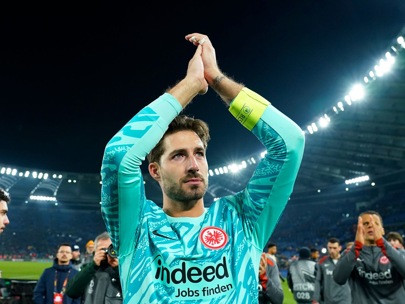 Eintracht Frankfurt muss wie gegen Ajax Amsterdam auch im Bundesligaduell mit dem VfL Bochum auf Torwart Kevin Trapp verzichten. - Foto: Giuseppe Maffia/dpa