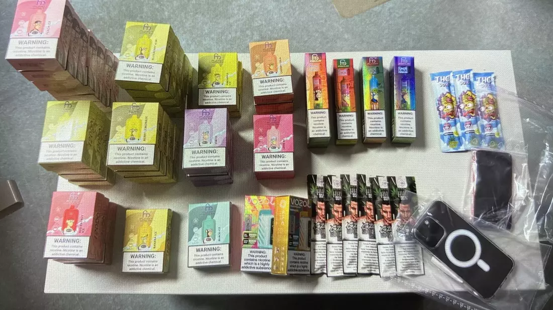 POL-OH: Illegale Vapes sichergestellt - Zwei junge Männer vorläufig festgenommen - Bild: presseportal.de