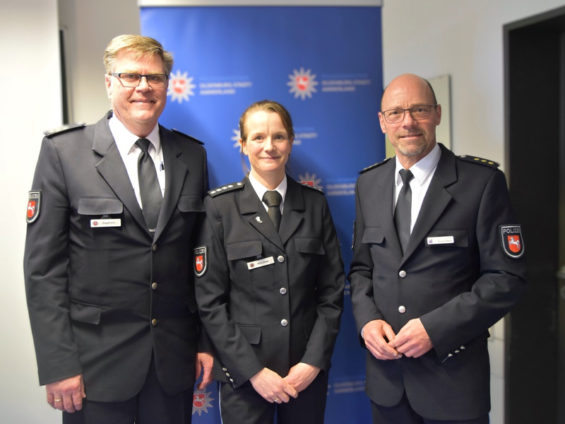POL-OLD: +++ Führungswechsel beim Autobahn-Polizeikommissariat Oldenburg +++ Polizeipräsident Andreas Sagehorn überträgt die Leitung an Polizeihauptkommissarin Andrea Wächter +++ - Foto: presseportal.de