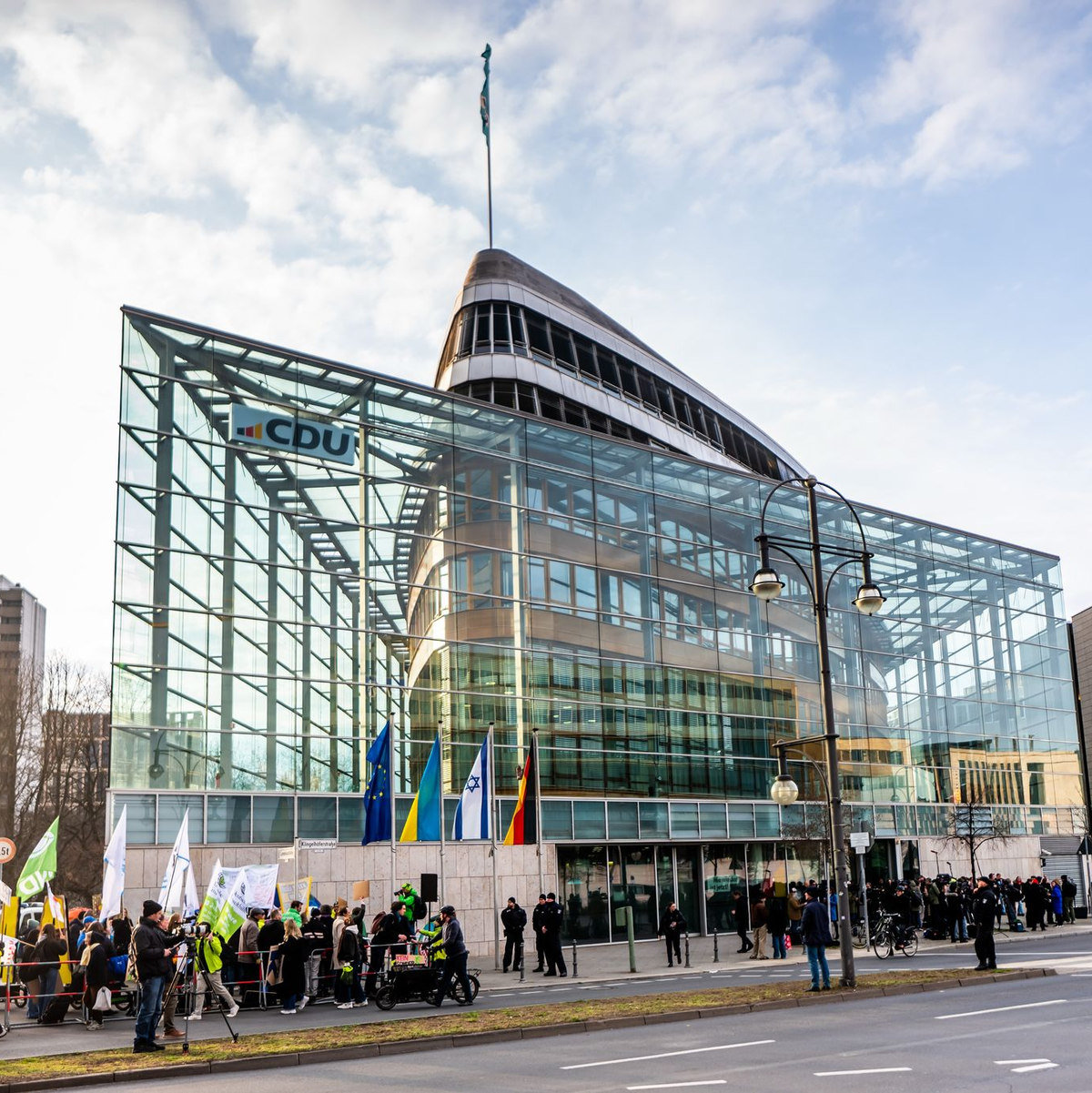 Am Montag geht es in der CDU-Zentrale weiter. - Foto: Michael Kappeler/dpa