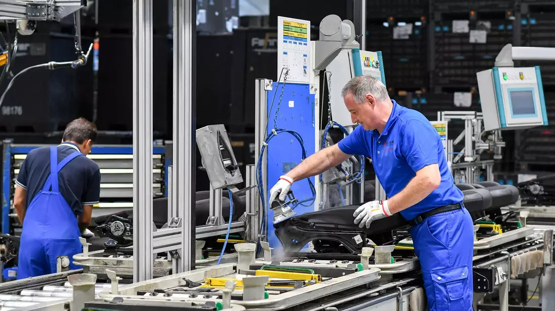 Die deutsche Zulieferindustrie ist bei Investitionen zunehmend zurückhaltend. (Archivbild) - Bild: Jens Kalaene/dpa-Zentralbild/dpa