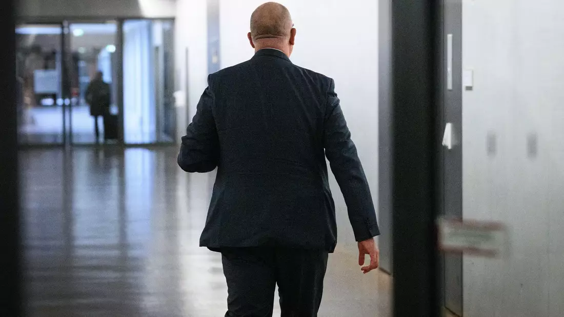 Die Sitzungen des Parlamentarischen Kontrollgremiums sind grundsätzlich geheim. Nur einmal im Jahr befragen die Abgeordneten das Spitzenpersonal der Nachrichtendienste in einer öffentlichen Sitzung. - Bild: Bernd von Jutrczenka/dpa