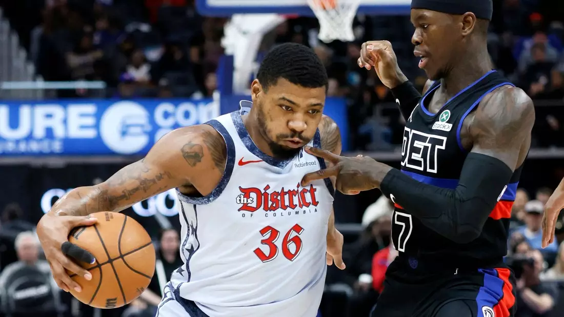 Dennis Schröder (r.) kam auf elf Punkte. - Bild: Duane Burleson/AP/dpa