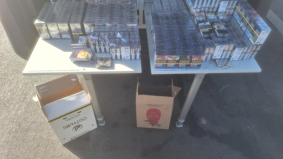 HZA-P: Erfolgreiche Zollkontrolle / Potsdamer Zoll leitet auf der A 10 Steuerstrafverfahren ein, erhebt Steuern in Höhe von knapp 2.000 Euro und zieht in Weinkartons versteckte Zigaretten aus dem Verkehr - Foto: presseportal.de