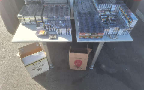 HZA-P: Erfolgreiche Zollkontrolle / Potsdamer Zoll leitet auf der A 10 Steuerstrafverfahren ein, erhebt Steuern in Höhe von knapp 2.000 Euro und zieht in Weinkartons versteckte Zigaretten aus dem Verkehr - Foto: presseportal.de