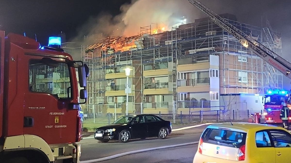 POL-CUX: Großbrand in einem Mehrfamilienhaus in Cuxhaven - Alle Anwohner evakuiert, glücklicherweise keine Personenschäden (Foto im Anhang) - Foto: presseportal.de