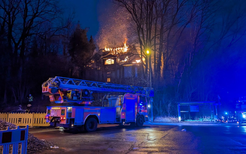 FW-RS: Brand in leerstehender Villa auf der Lenneper Straße - Foto: presseportal.de
