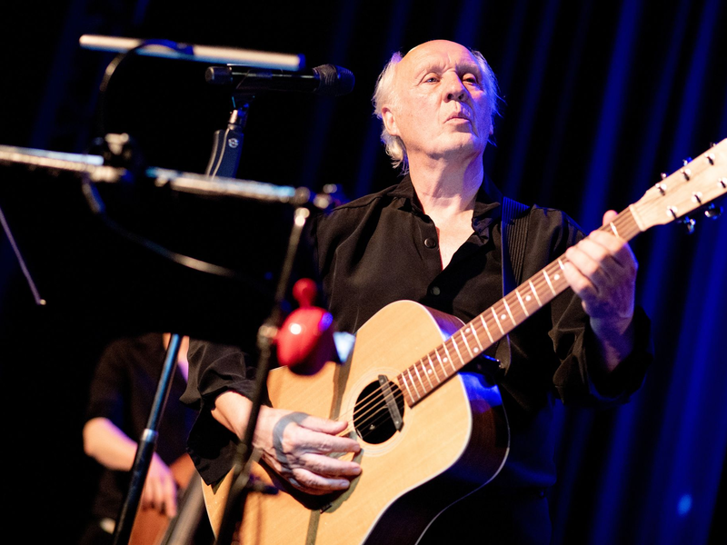 Der niederländische Liedermacher Herman van Veen wird 80 Jahre alt. (Archivbild) - Foto: Hauke-Christian Dittrich/dpa