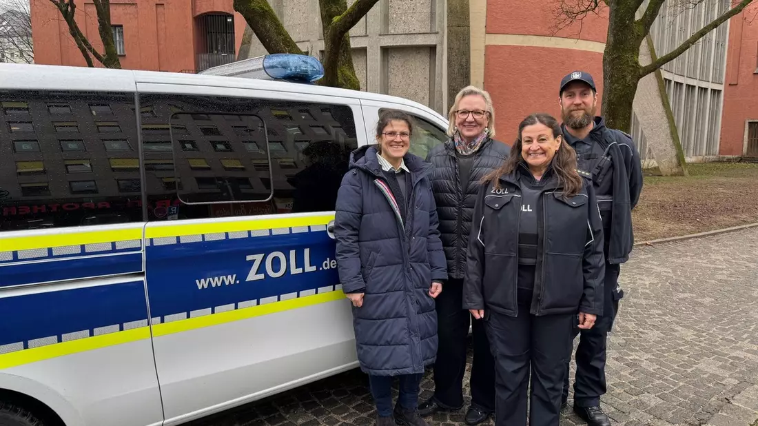 HZA-M: Bundesweite Mindestlohnprüfung des Zolls Mitglied der Mindestlohnkommission begleitet die Prüfung - Bild: presseportal.de