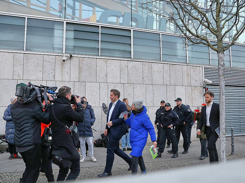 Lars Klingbeil kommt zu Koalitionsverhandlungen am 13.03.2025 - Foto: über dts Nachrichtenagentur
