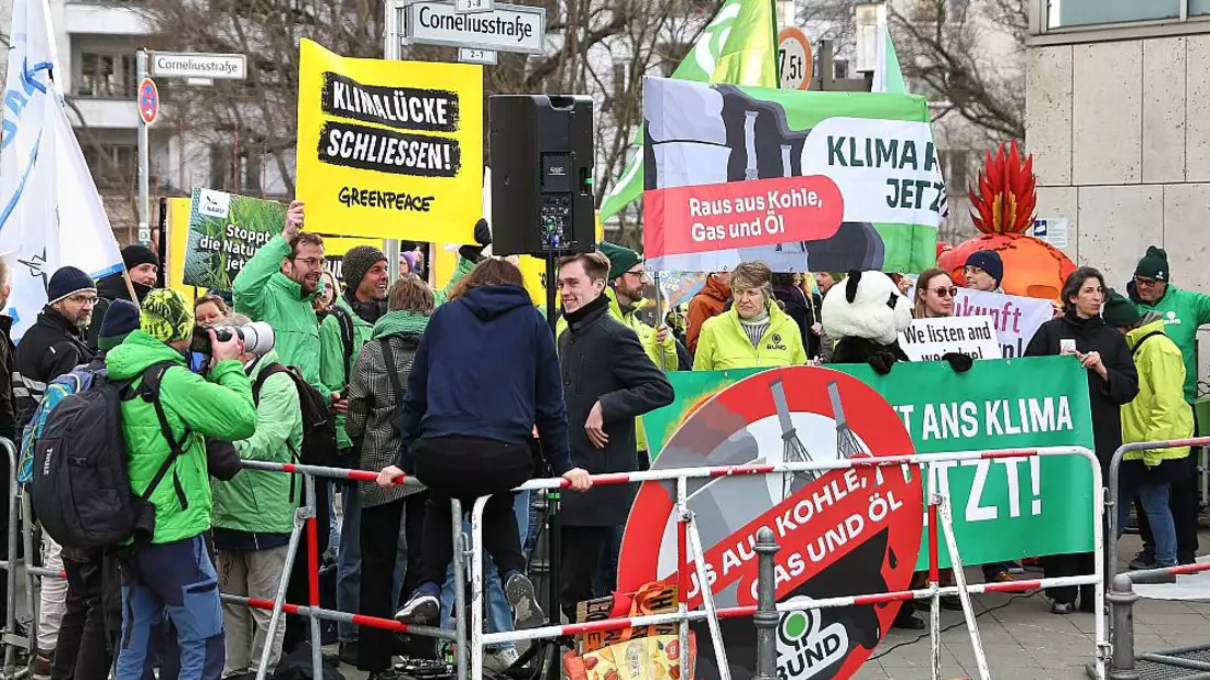 Umweltaktivisten protestieren am 13.03.2025 - Bild: über dts Nachrichtenagentur