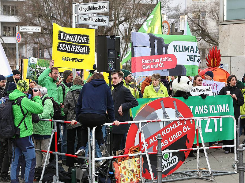 Umweltaktivisten protestieren am 13.03.2025 - Foto: über dts Nachrichtenagentur
