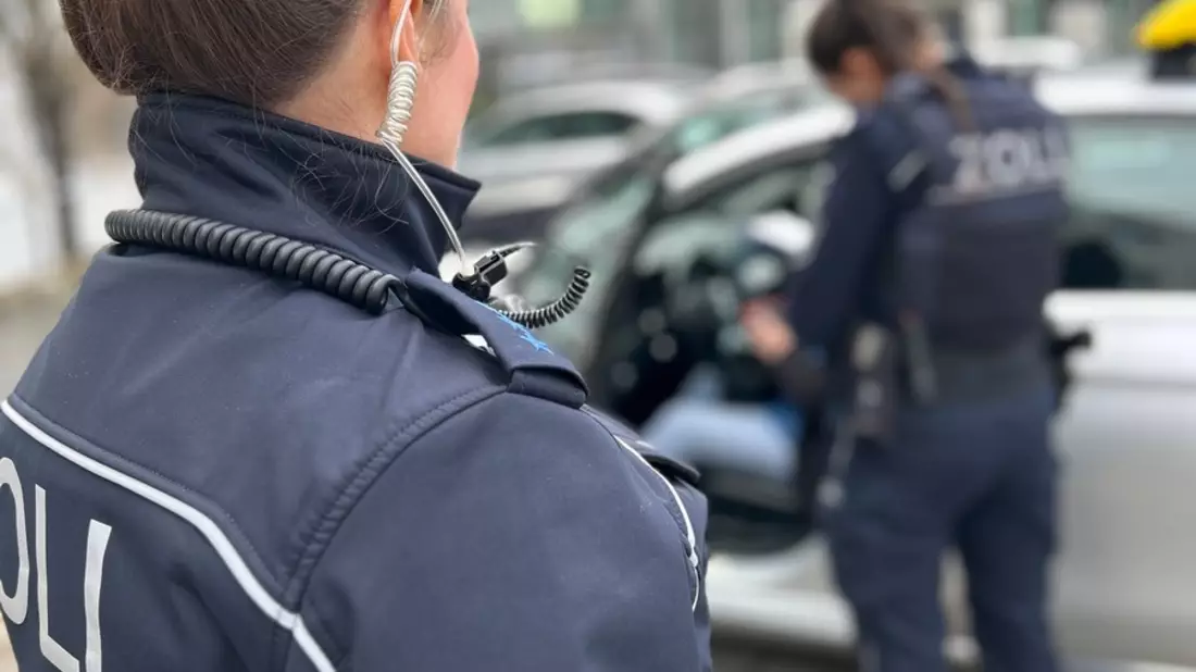 HZA-HN: Prüfaktion im Taxi- und Mietwagengewerbe/ Finanzkontrolle Schwarzarbeit des Hauptzollamts Heilbronn kontrolliert Personenbeförderungsgewerbe - Bild: presseportal.de