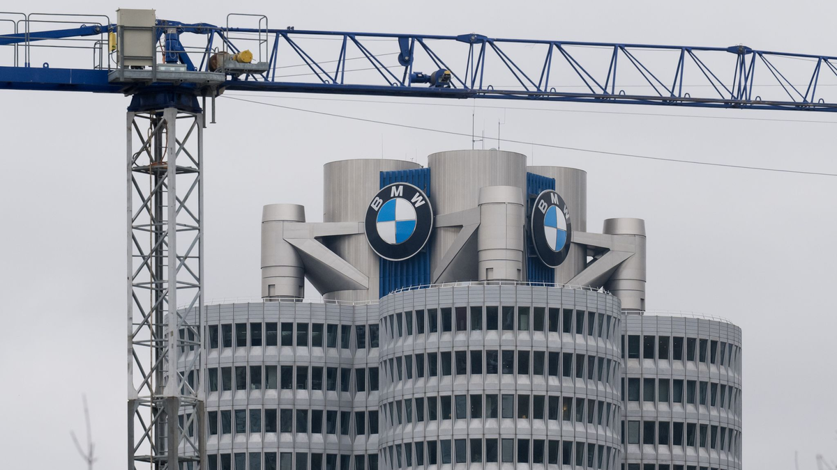 Schwache Absätze in China belasten BMW. (Archivbild) - Foto: Tobias Hase/dpa