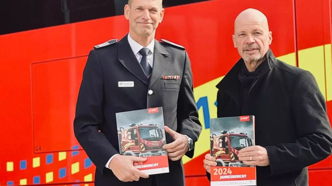 Feuerwehr Rostock: Einsatzzahlen steigen - Investitionen sichern Zukunftsfähigkeit Feuerwehr Rostock veröffentlicht Jahresbericht 2024 - Bild: presseportal.de