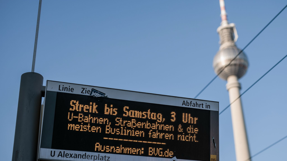 Verdi ruft zum nächsten Warnstreik bei der BVG auf. (Archivbild) - Foto: Carsten Koall/dpa