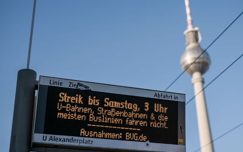 Verdi ruft zum nächsten Warnstreik bei der BVG auf. (Archivbild) - Foto: Carsten Koall/dpa