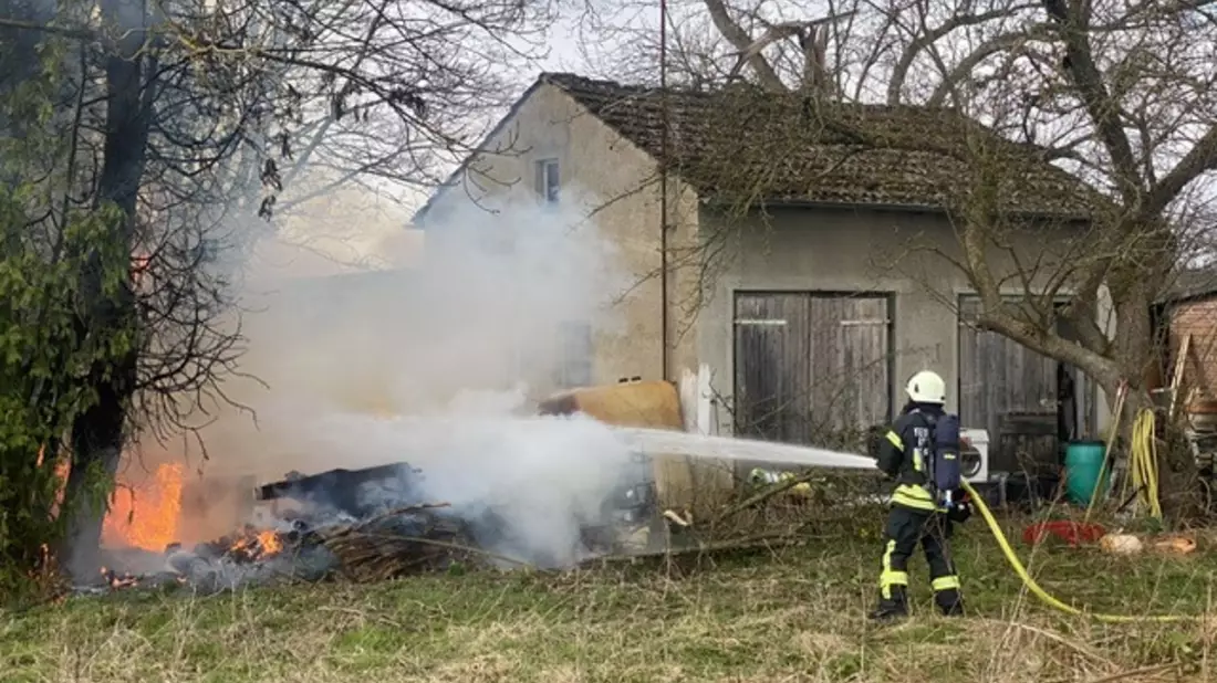 FW-MK: Brennender Unrat an der Griesenbraucker Straße - Bild: presseportal.de