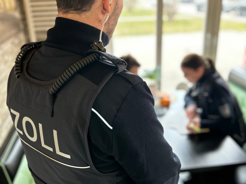 GZD: Bundesweite Mindestlohnsonderprüfung des Zolls: vorläufige bundesweite Gesamtergebnisse der gestrigen Schwerpunktprüfung - Foto: presseportal.de