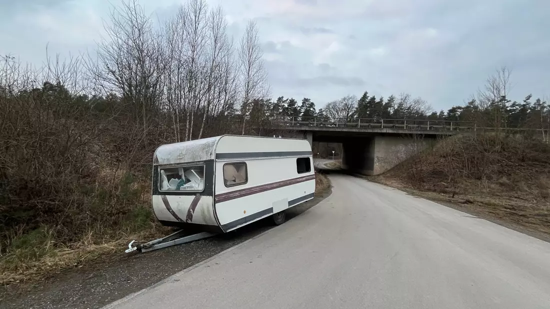 POL-PDKL: Wohnwagen illegal entsorgt - Bild: presseportal.de