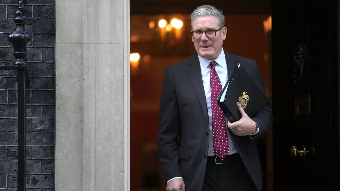 Der britische Premier Sir Keir Starmer wirbt bei Verbündeten um europäische Friedenstruppen für die Ukraine. (Archivbild) - Bild: Kin Cheung/AP/dpa