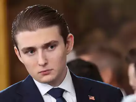 Barron Trump studiert an der New York University. (Archivbild) - Foto: Kevin Lamarque/Pool Reuters/AP/dpa