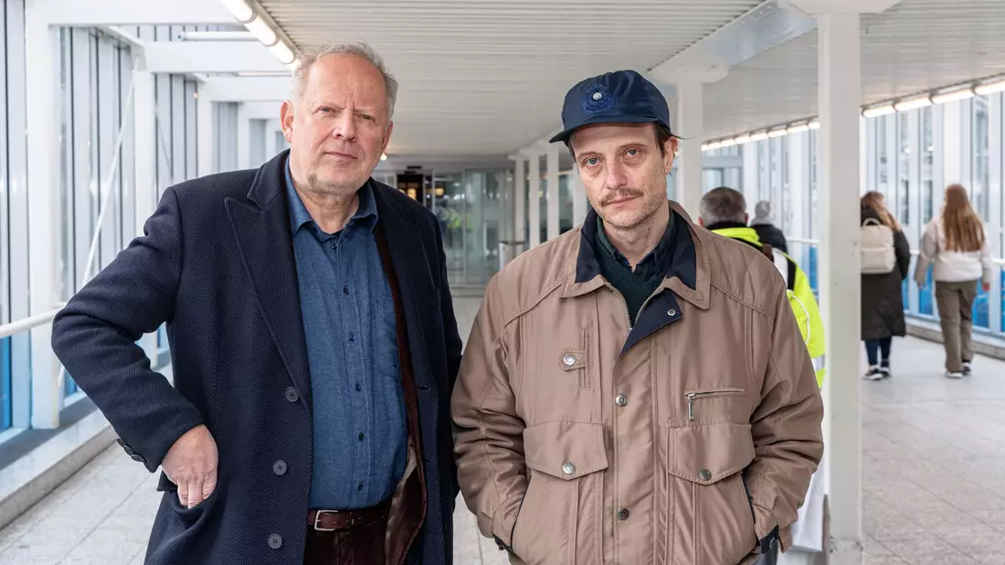 In seinem letzten Fall als Kommisar Klaus Borowski hat Axel Milberg einen cleveren Gegenspieler (August Diehl). (Archivbild) - Bild: Markus Scholz/dpa