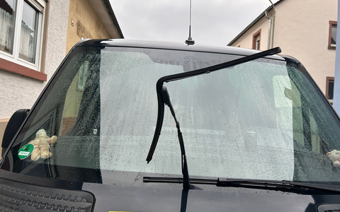 POL-PDLD: Beschädigung eines geparkten Fahrzeuges - Foto: presseportal.de