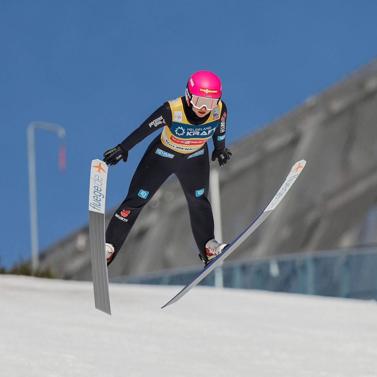 Kombiniererin Nathalie Armbruster beim Skispringen in Oslo. - Foto: Christoffer Andersen/NTB/dpa