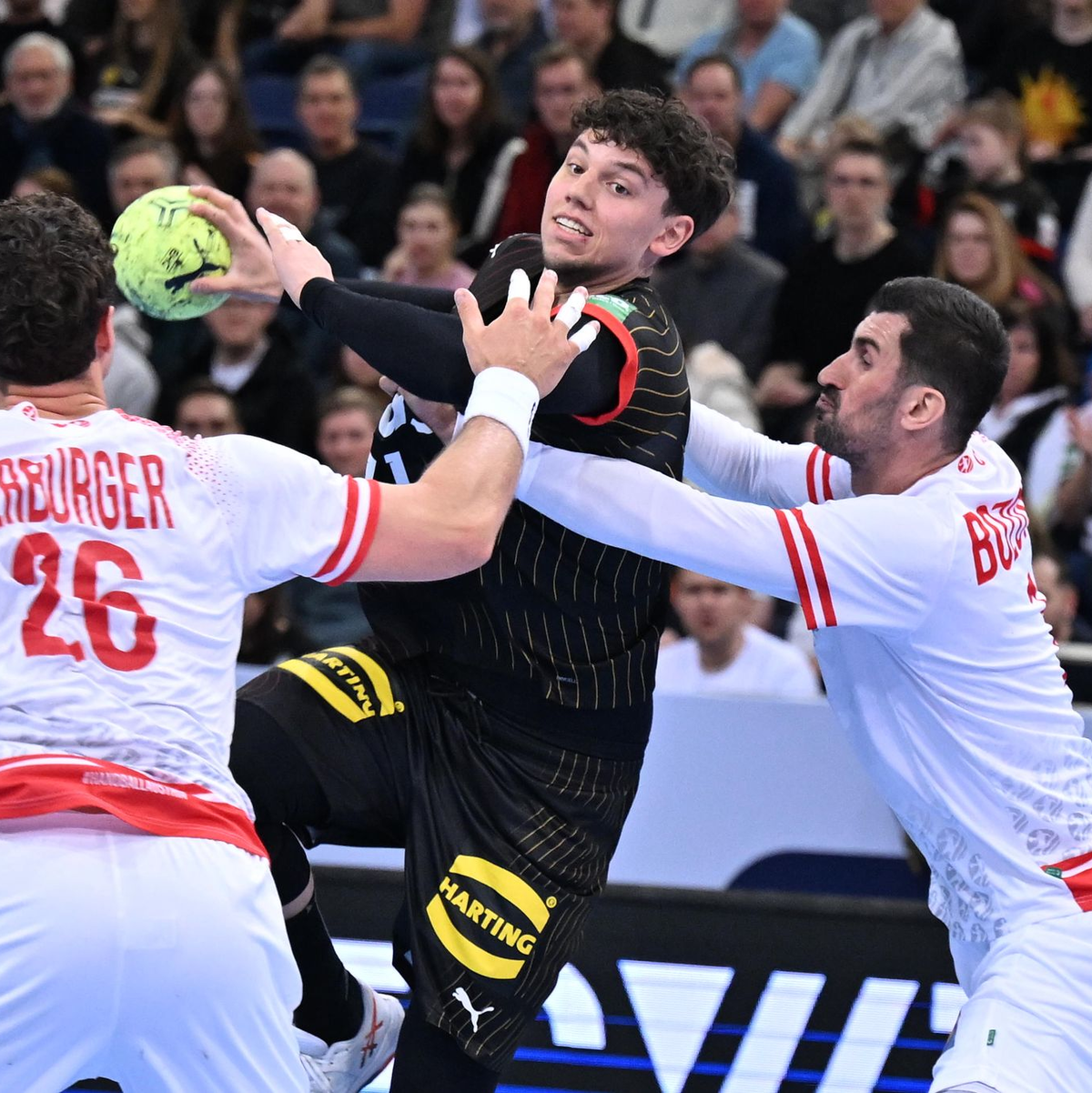 Marko Grgic (M) erzielte in den ersten 20 Minuten 4 Tore.  - Foto: Swen Pförtner/dpa