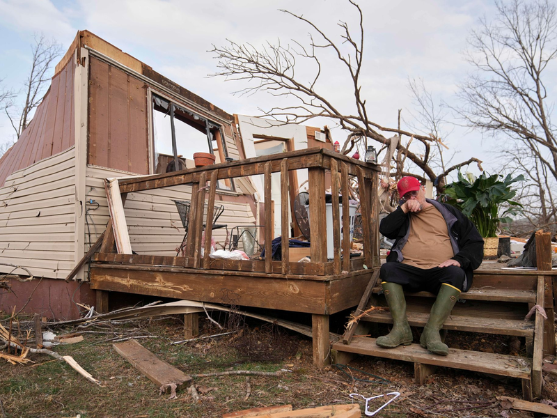 In Missouri starben mindestens zwölf Menschen infolge der Unwetter.  - Foto: Jeff Roberson/AP/dpa
