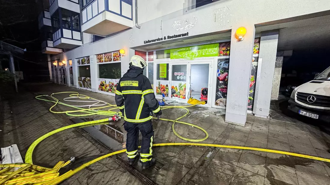 FW-MK: Nächtlicher Brand in einem Einzelhandelsgeschäft - Bild: presseportal.de