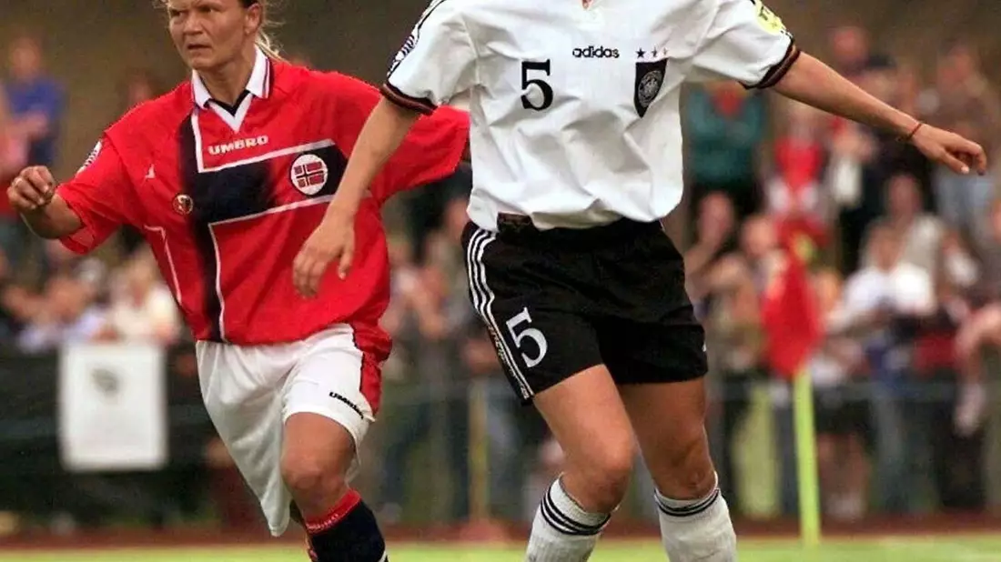 Doris Fitschen galt als eine der besten Spielerinnen ihrer Generation. - Bild: Stringer/dpa