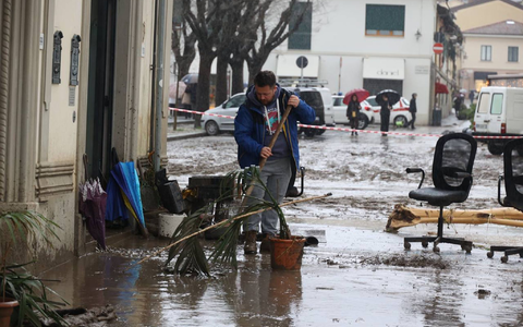 Der Meteorologe Bernardo Gozzini bezeichnete die Niederschläge als für die Jahreszeit ungewöhnlich. - Foto: Giuseppe Cabras/IPA via ZUMA Press/dpa