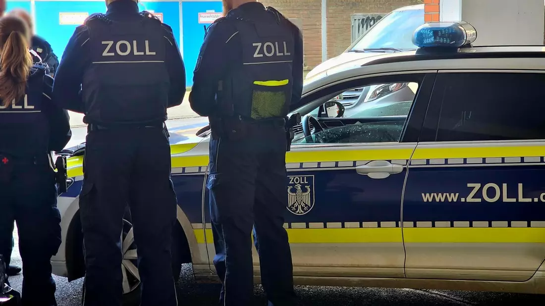 HZA-DU: Bundesweite Mindestlohnprüfung - erste Ergebnisse des Hauptzollamts Duisburg - zahlreiche Nachermittlungen notwendig - Bild: presseportal.de
